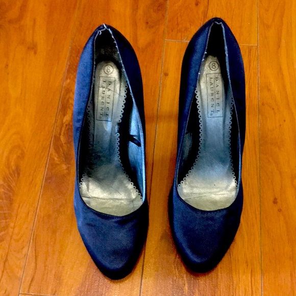 Black high heels - Picture 1 of 2